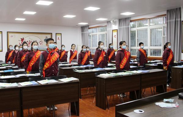 集中查看學生成長手冊、班級特色制度文化