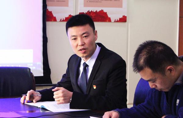 政教主任徐光輝主持會(huì)議