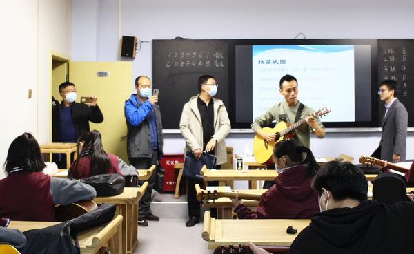 吉他社團顯風(fēng)采